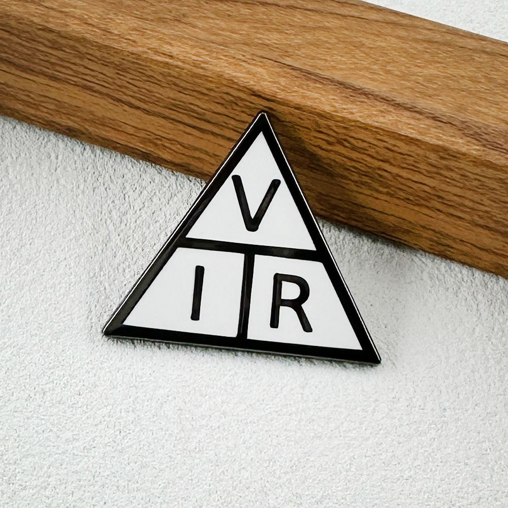 Embroidery Initials - Spilla Triangolare Legge di Ohm, Tema