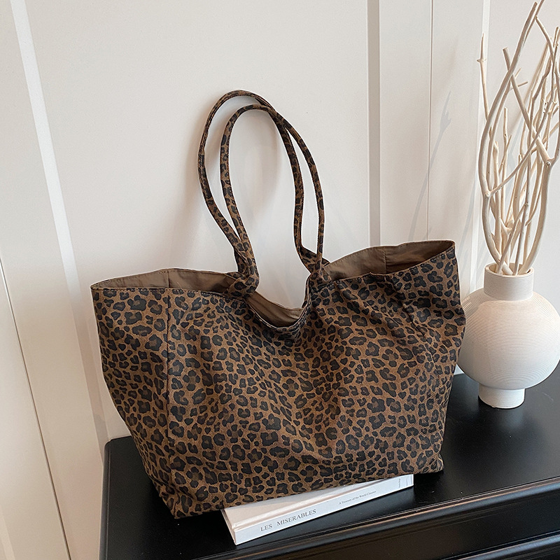 Borsa tote alla moda con stamp - Embroidery Texture recensione e prezzo