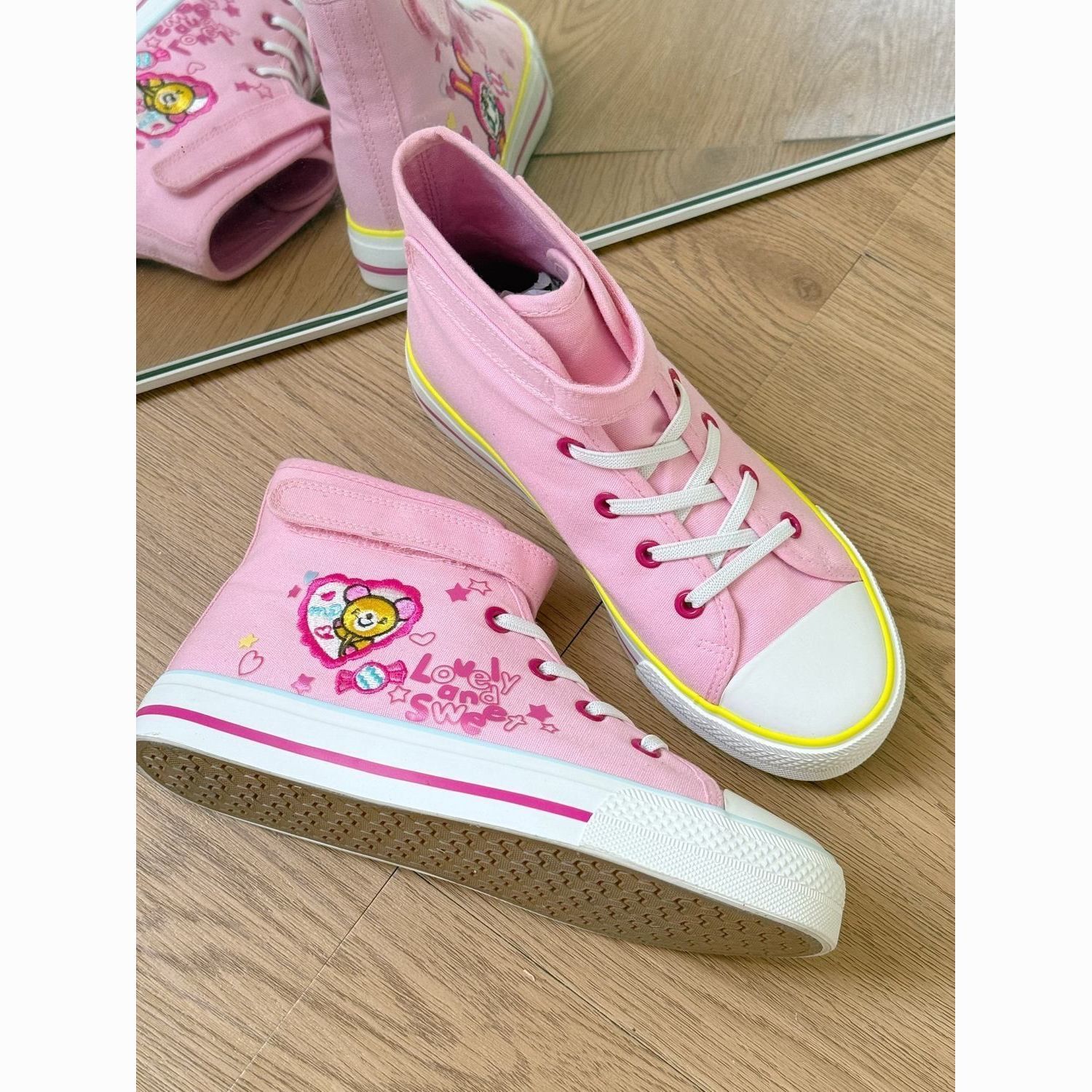Nuove Scarpe in Tela Rosa Cari - Embroidery Shoes recensione e prezzo