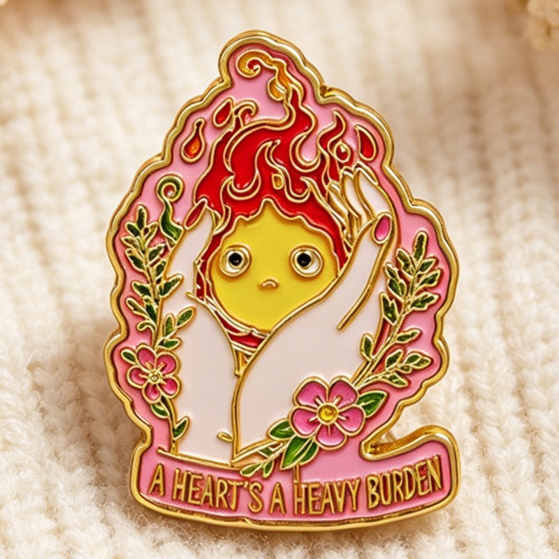 Spilla in smalto 'A HEART'S A  - Embroidery Textile recensione e prezzo