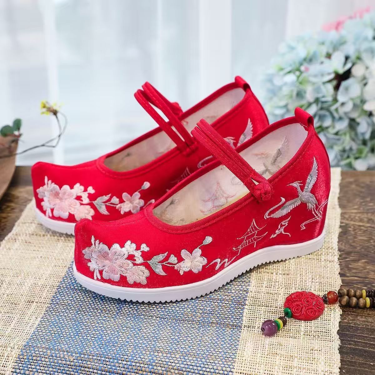 Scarpe da donna ricamate inter - Embroidery Shoes recensione e prezzo
