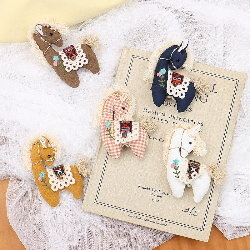 Simpatico spilla scozzese con  - Embroidery Horse recensione e prezzo