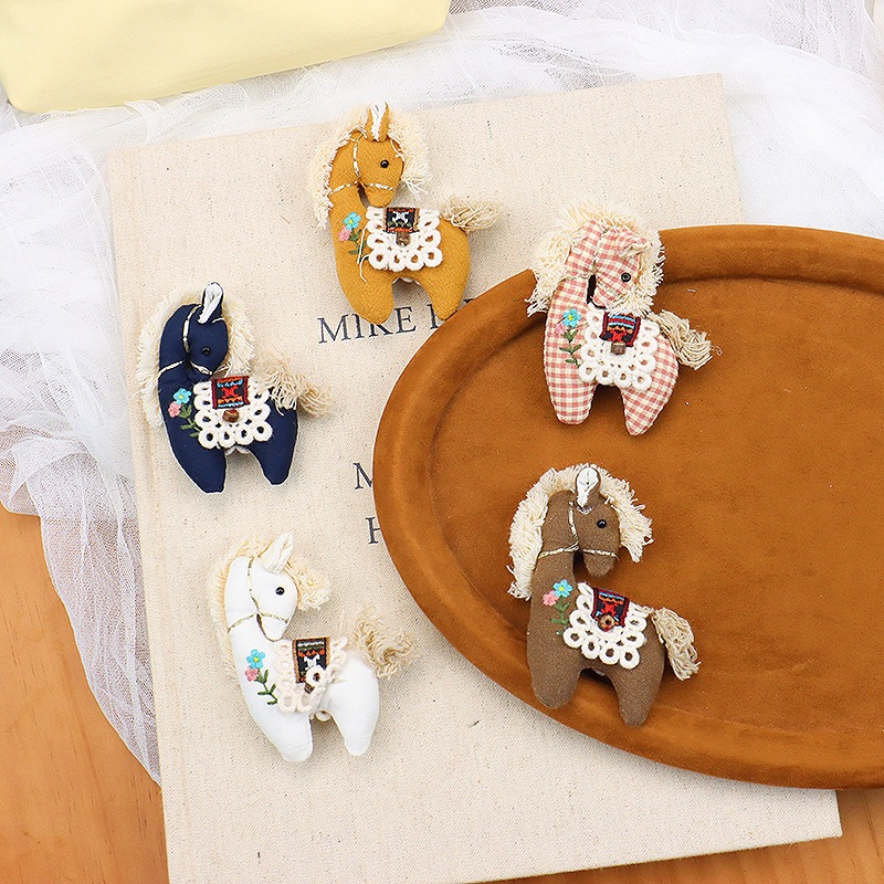Simpatico spilla scozzese con  - Embroidery Horse recensione e prezzo