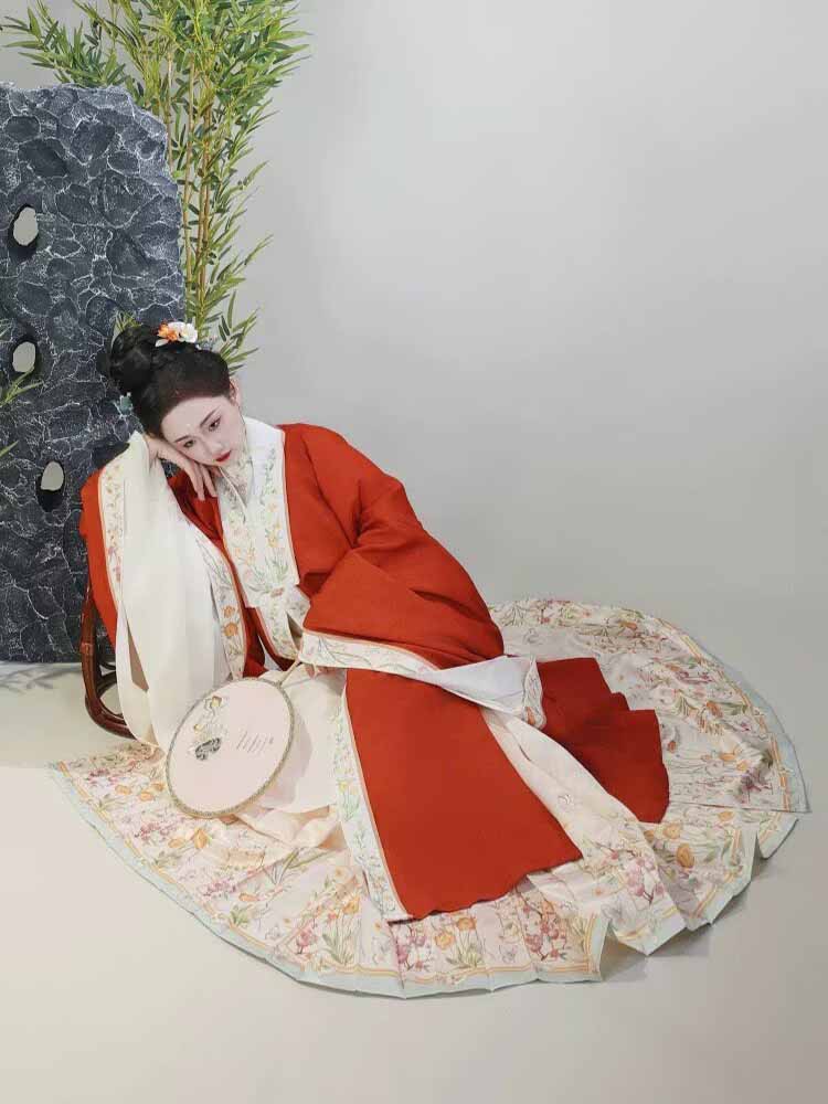 Completo Hanfu Dinastia Ming p - Embroidery Horse recensione e prezzo