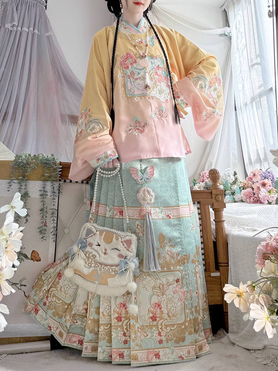 Nuovo Hanfu Donna Sistema Ming - Embroidery Horse recensione e prezzo